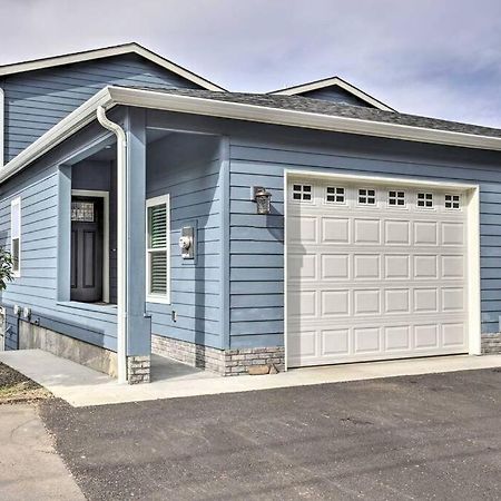 Modern Oregon Retreat W/ Deck, Hot Tub, Ocean View Depoe Bay Bagian luar foto